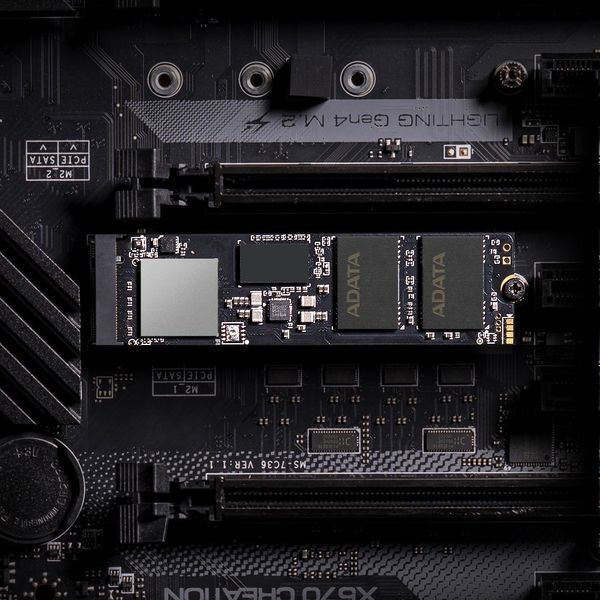 Накопичувач SSD M.2 ADATA GAMMIX S70 BLADE 1TB 2280 PCIe 4x4 NVMe 3D NAND Read/Write:7400/5500 MB/sec AGAMMIXS70B-1T-CS фото