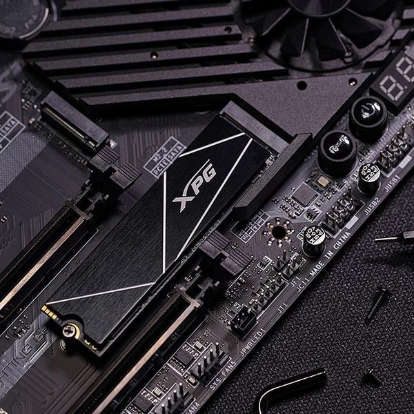 Накопичувач SSD M.2 ADATA GAMMIX S70 BLADE 1TB 2280 PCIe 4x4 NVMe 3D NAND Read/Write:7400/5500 MB/sec AGAMMIXS70B-1T-CS фото