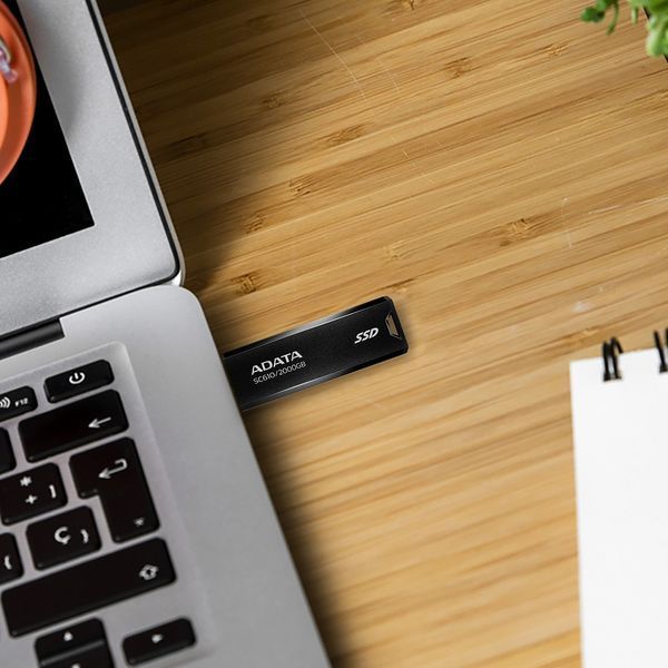 Портативный SSD ADATA SC610 2TB USB 3.2 550/500Mb/s Black SC610-2000G-CBK/RD фото