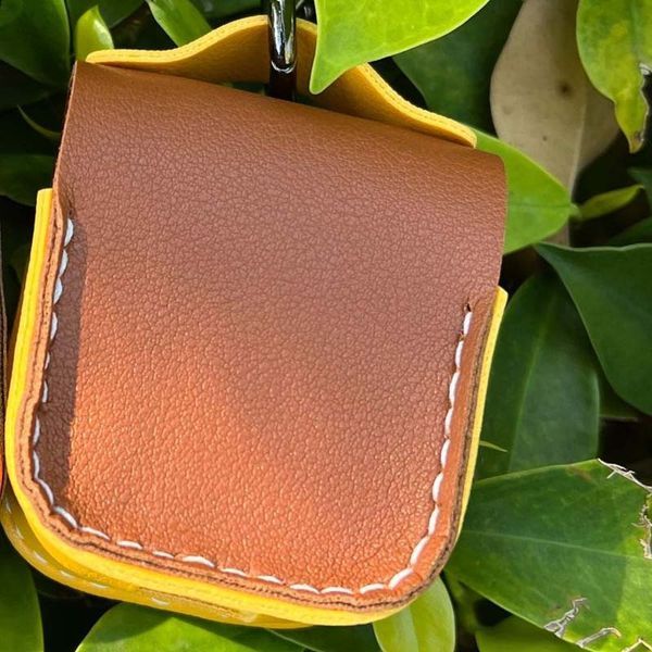 Шкіряний футляр Briefcase для навушників AirPods 1/2 Yellow 203-00390 фото