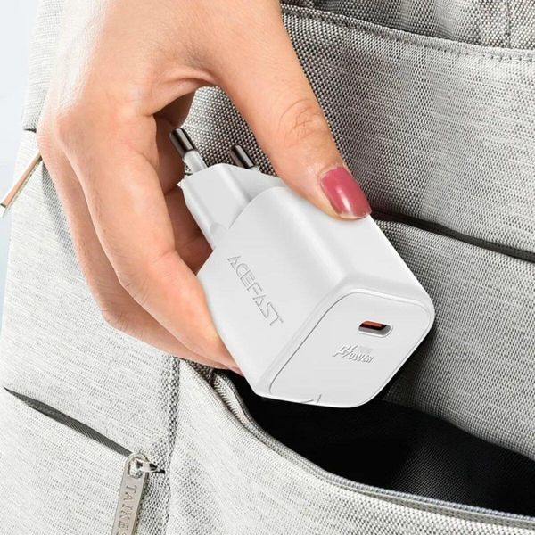 Сетевое зарядное устройство ACEFAST A73 mini PD20W GaN single USB-C charger set (C3-03) White 656-01279 фото