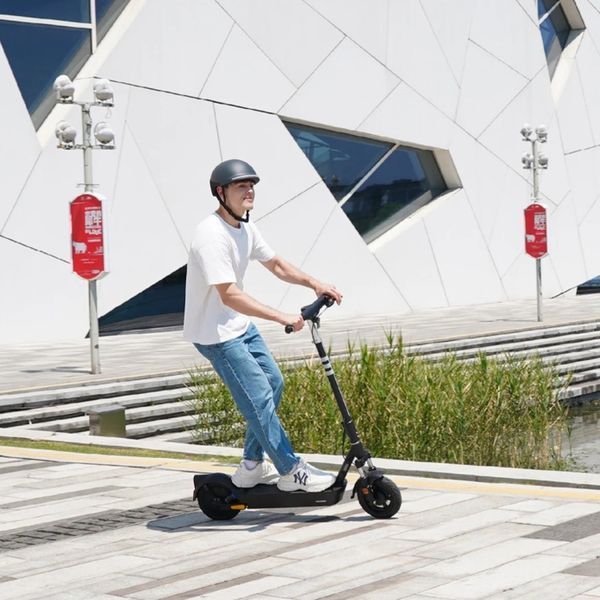 Електросамокат OKAI ES40-Black 10", 500(1000)W, 15.6Ah, 70km, 25km\h, 25%, NFC, App, 23kg ES40-B фото