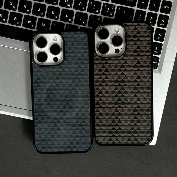 Чехол Gloss Elite Carbonique Magnetic для iPhone 16 Pro Max Pixel Grey 208-06282 фото