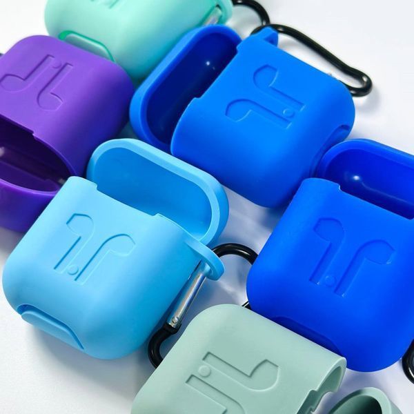 Силіконовий чохол із карабіном для навушників AirPods Pro Black 203-00506 фото