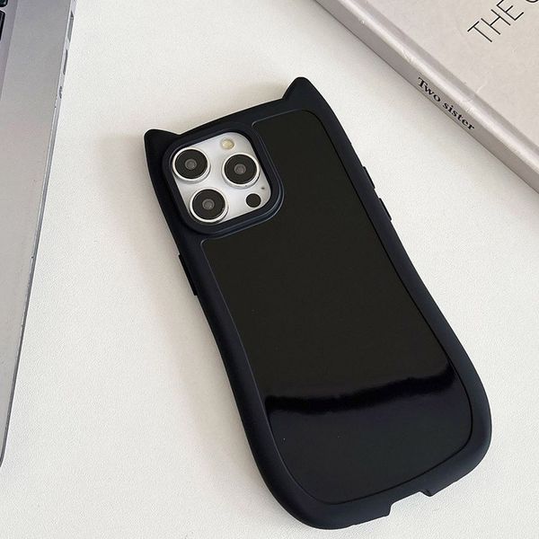 Чехол с шнурком GETMAN Cat with straps для&nbsp;iPhone 16 (6.1") Black 555-00392 фото