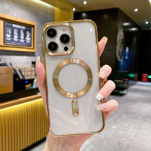 Чехол CD Magnetic для iPhone 15 Gold 666-02712 фото