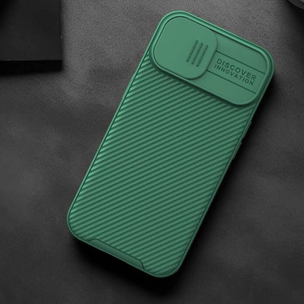 Карбоновая накладка Nillkin CamShield Pro для Apple iPhone 15 (6.1") Deep Green 777-08128 фото