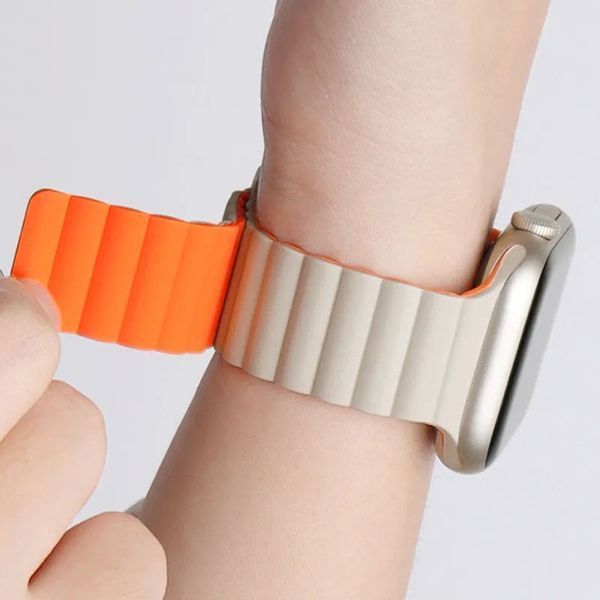 Ремінець BlueO Magnetic Silicone для Apple Watch 42(ser.1-3)/44/45/46/49mm White / Orange 212-01781 фото